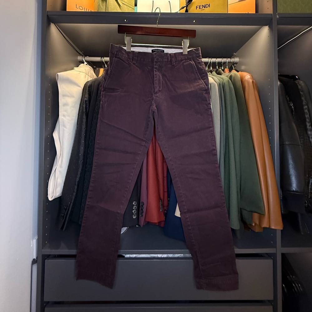 Men’s Banana Republic Fulton Chino Dress Pants in Burgundy/Eggplant/Oxblood